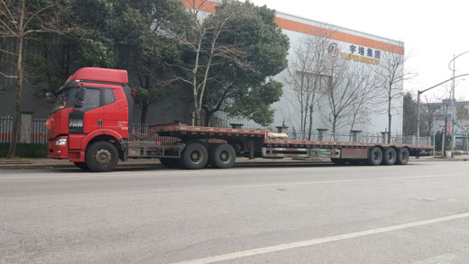 偉博物流貨運卡車